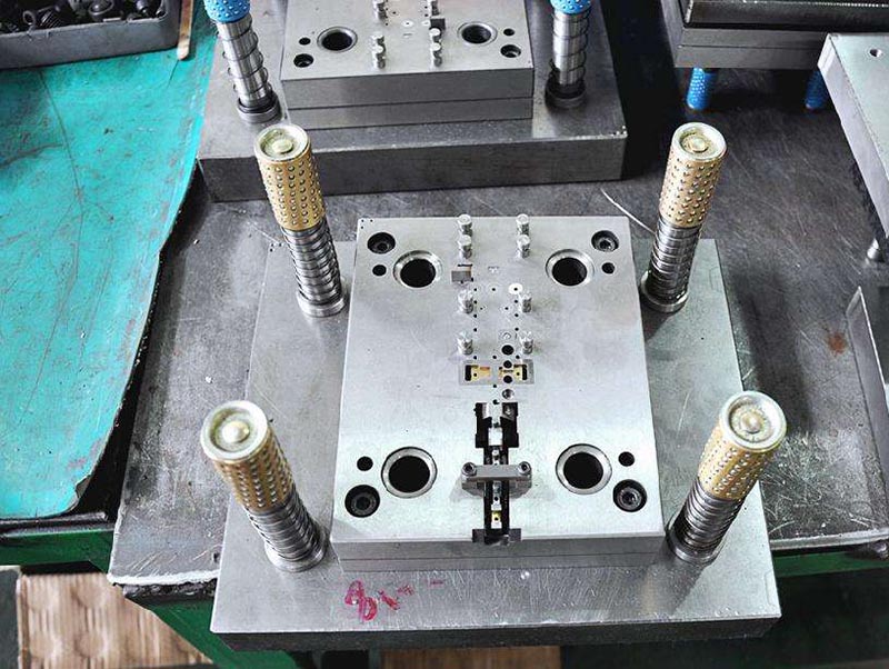 迭部模具制造-01